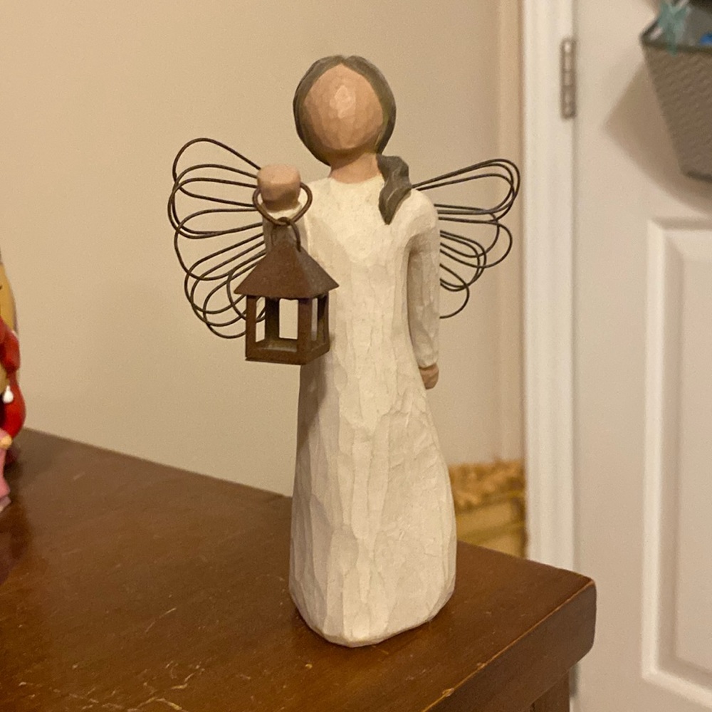 Willow tree, angel of Hope figure
